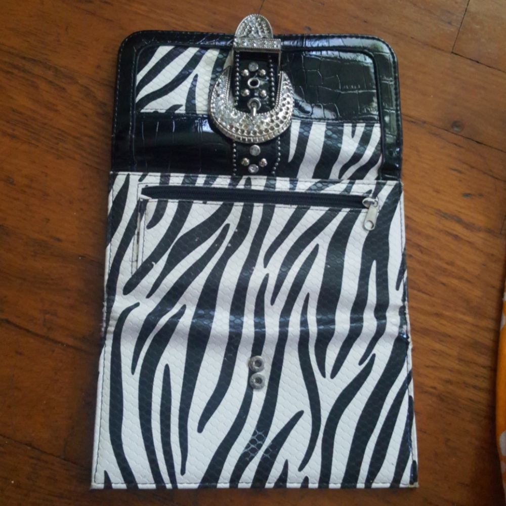 Handbag and 2 wallets. - Picture 8 of 11